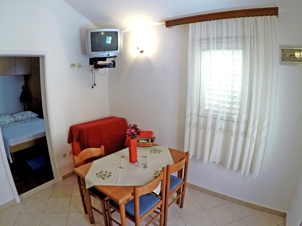 Apartments Ivic Bol Zewnętrze zdjęcie